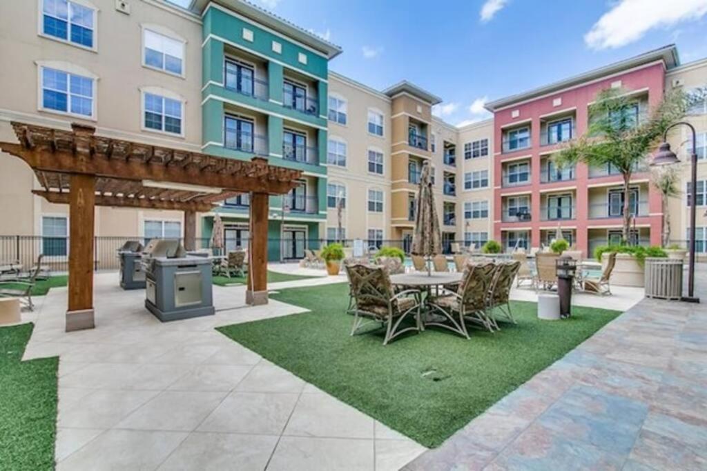 Modern Condo Near Texas Medical Center W Free Parking Houston Bagian luar foto