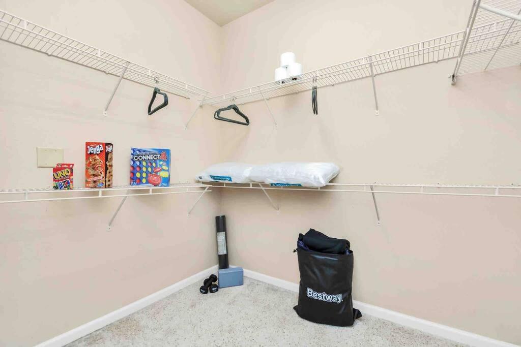 Modern Condo Near Texas Medical Center W Free Parking Houston Bagian luar foto