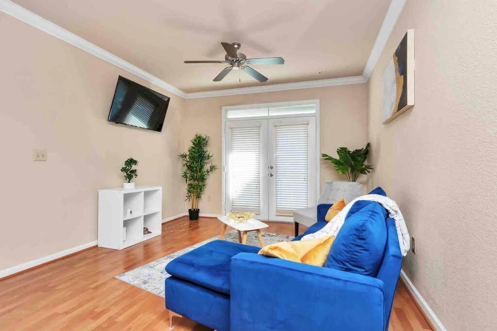 Modern Condo Near Texas Medical Center W Free Parking Houston Bagian luar foto